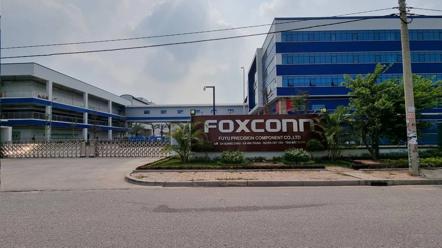 Foxconn invests 80 million USD more to build a chip manufacturing factory in Bac Giang