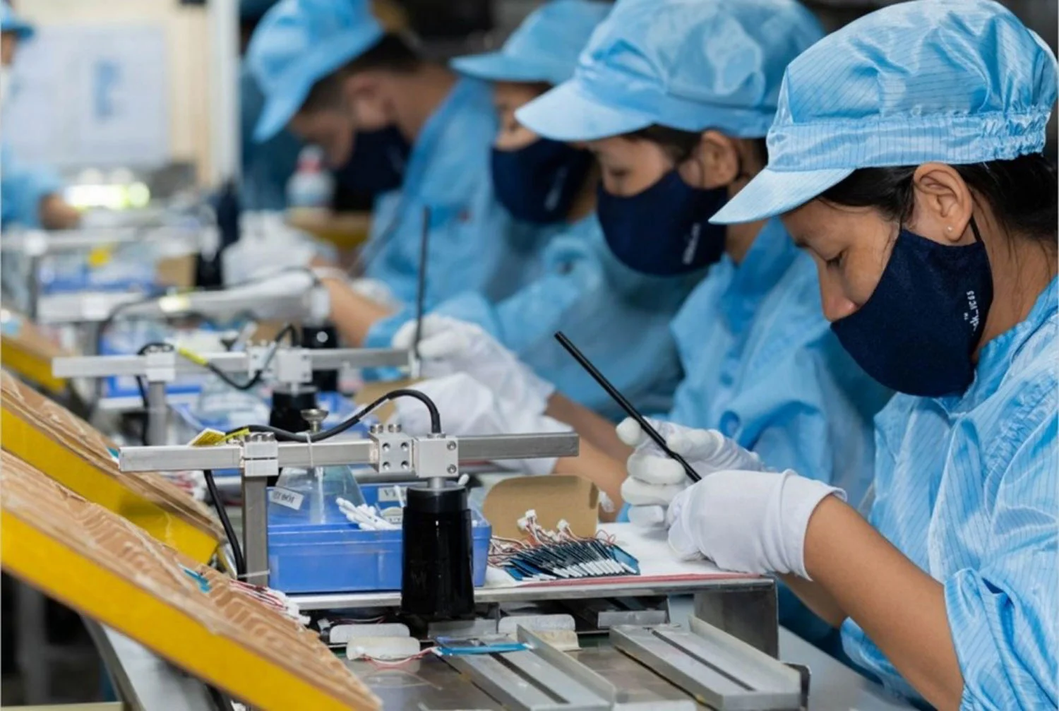 Việt Nam lần đầu ghi nhận xuất khẩu vượt mốc 42 tỷ USD- động lực từ ngành máy tính, điện tử