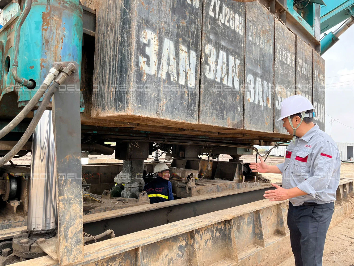 兴安省工厂项目的人力与设备配置